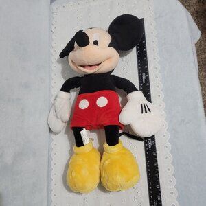 18" Exclusive Authentic Original Disney Store Plush Mickey Mouse.